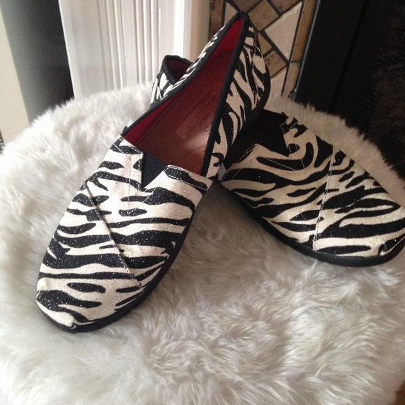 skechers bobs zebra